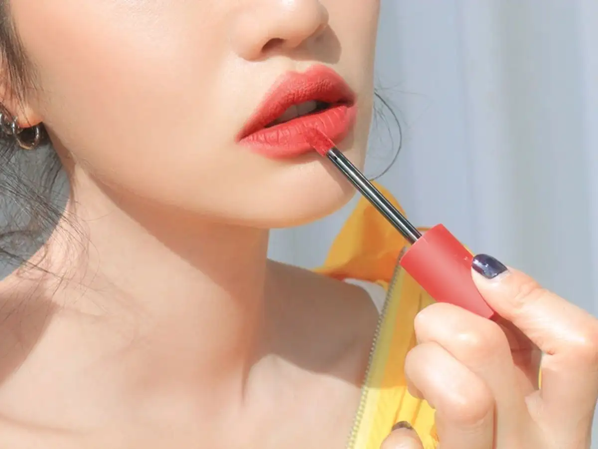 Vài Lưu Ý Nhỏ Sử Dụng Son Kem Lì Lâu Trôi