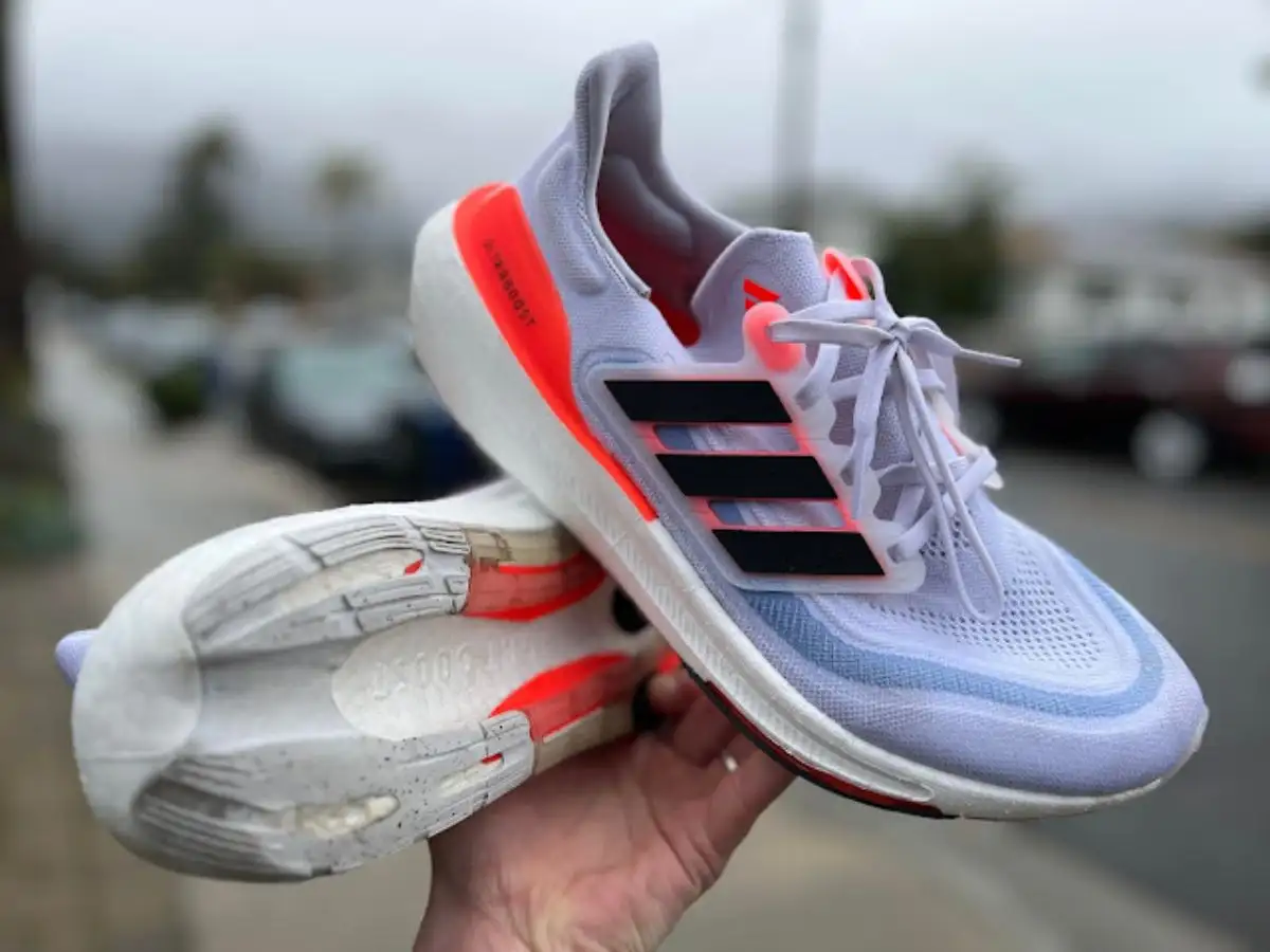 Adidas Ultraboost Light - Êm Ái Tối Đa, Phong Cách Thời Thượng