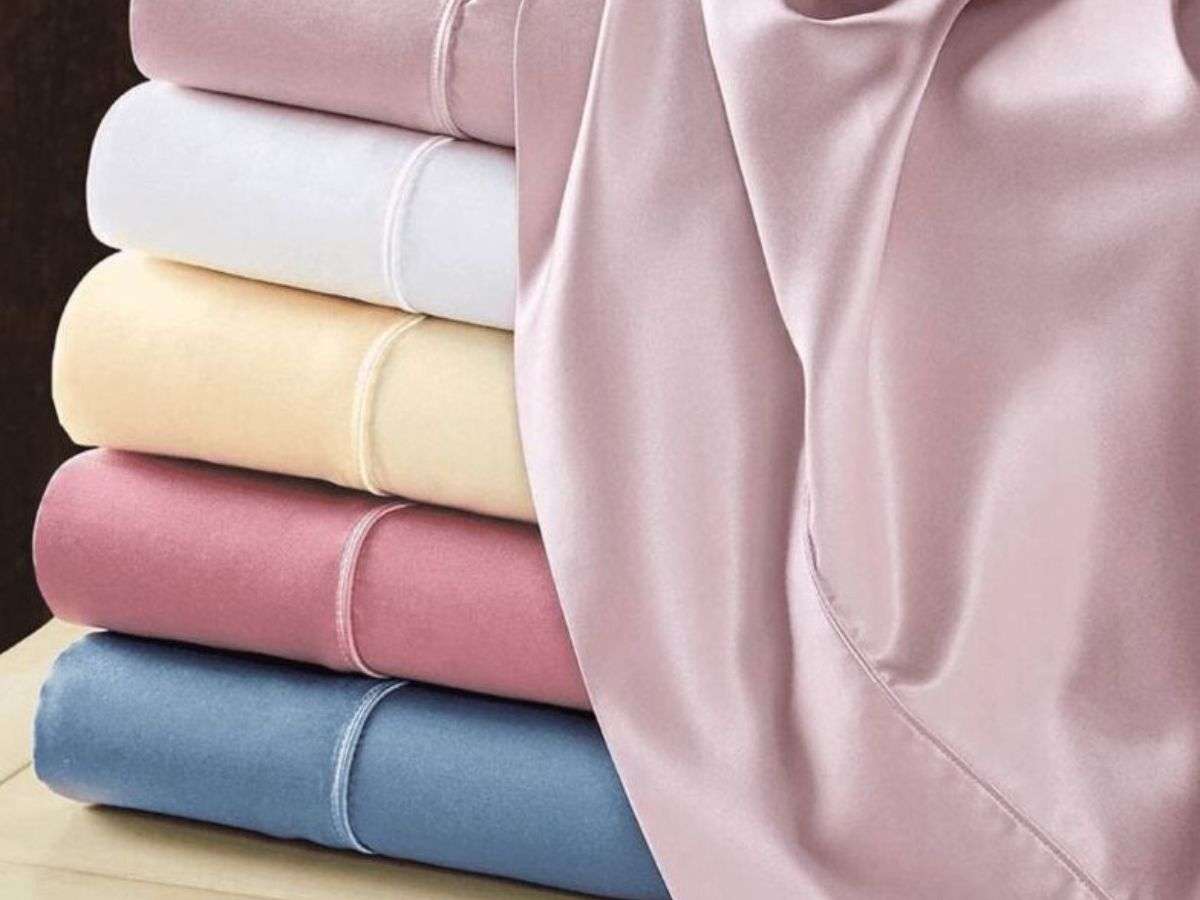 Bề mặt vải Kate Silk bóng nhẹ