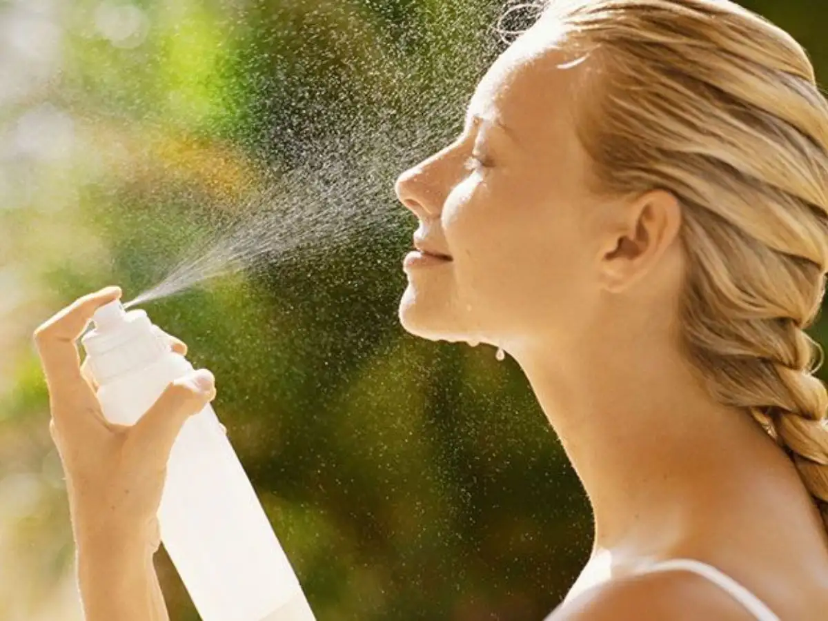 Xịt khoáng cung cấp độ ẩm tức thì cho làn da