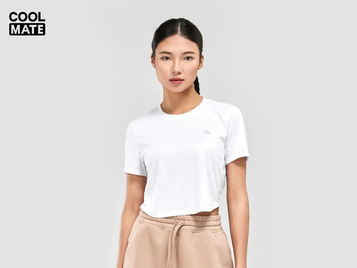 Áo croptop giúp tôn dáng cho những cô nàng có vòng eo thon gọn