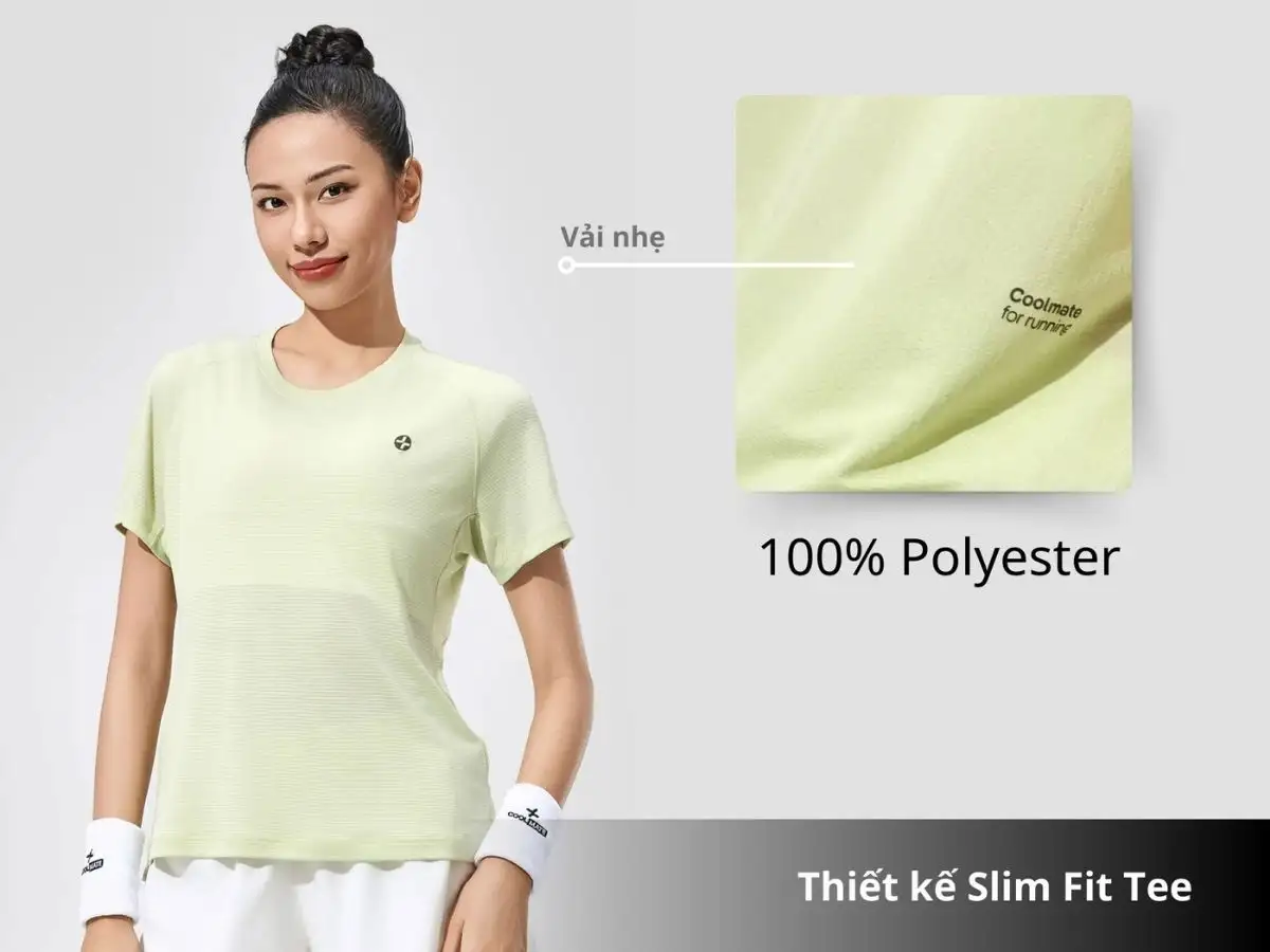 Cận cảnh một người mẫu mặc áo thun nữ Core Tee Slimfit