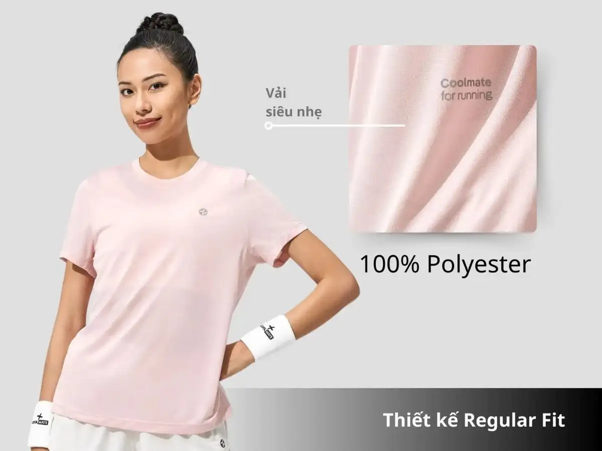 Người mẫu mặc áo thun nữ Core Tee