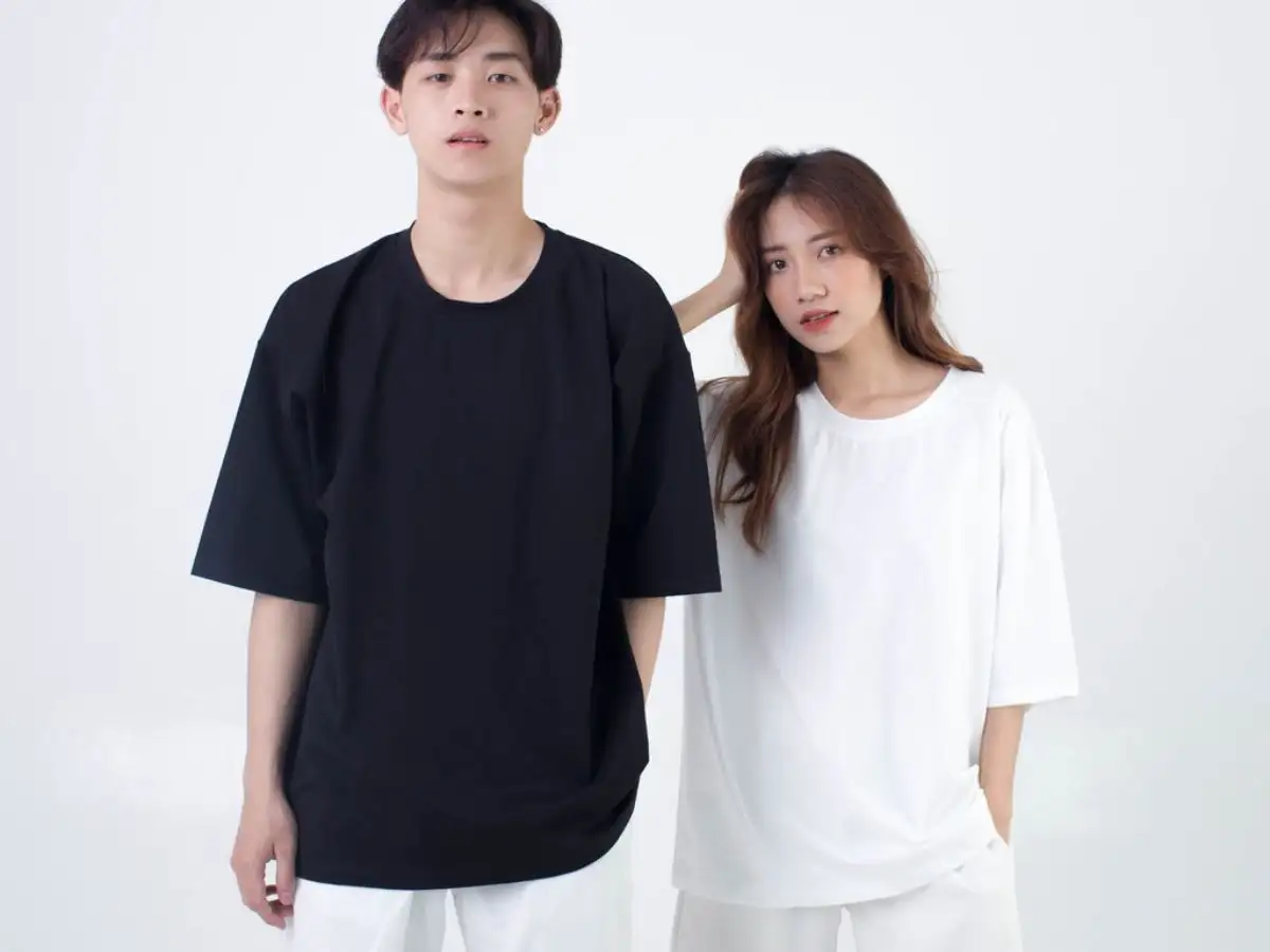 Áo unisex là loại áo được thiết kế dành cho cả nam và nữ