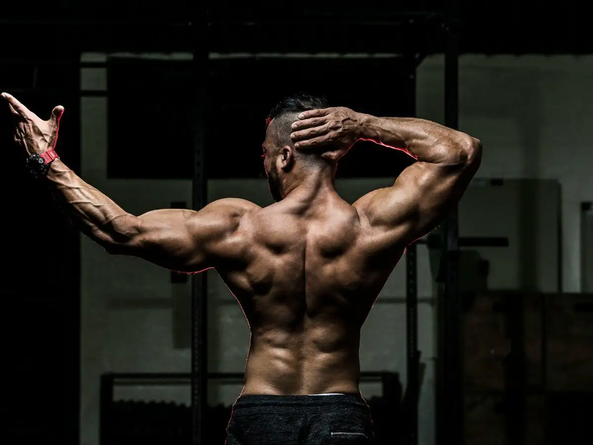 Bạn có thể lồng ghép các bài tập lưng dưới vào buổi tập thân dưới