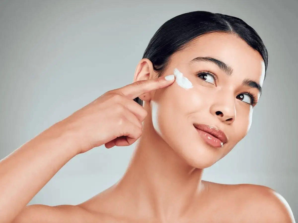 Hãy dùng đủ lượng – khoảng một đồng xu lớn hoặc hai đốt ngón tay