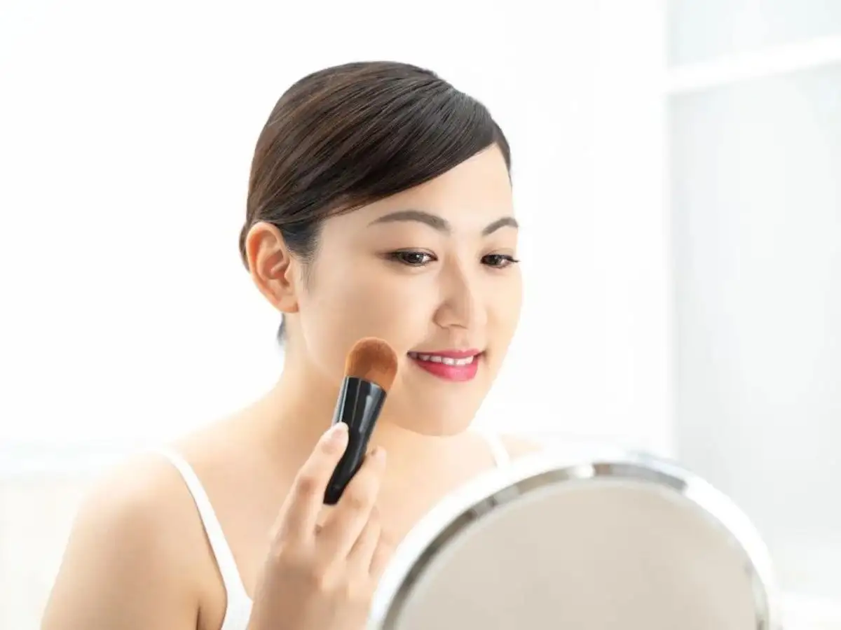 Bước dặm phấn phủ là rất quan trọng, đòi hỏi thao tác nhẹ nhàng