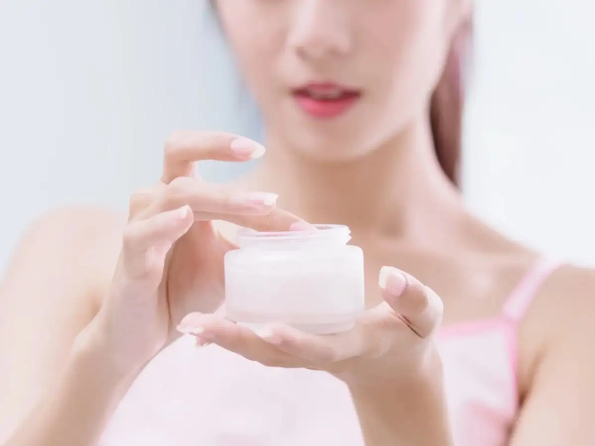 Dưỡng ẩm là bước không thể thiếu – kể cả với làn da dầu mụn