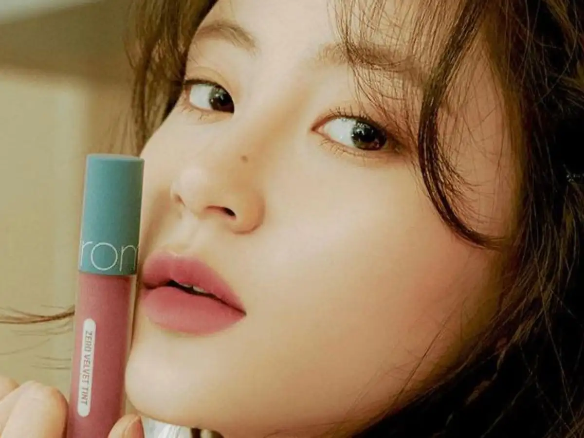 Romand Zero Velvet Tint sở hữu hai màu son hồng cực chất