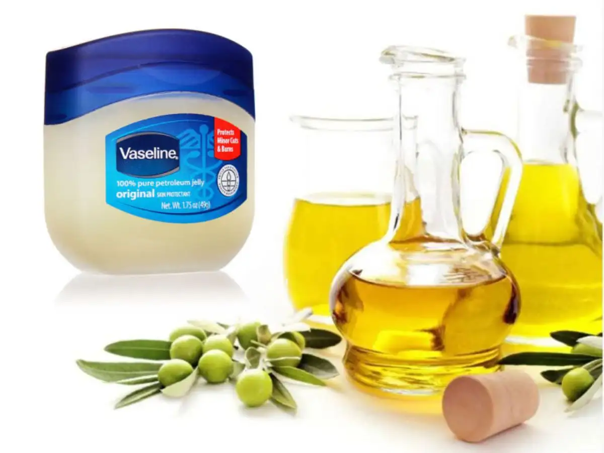 Hỗn hợp Vaseline và dầu olive giúp cấp ẩm tức thì