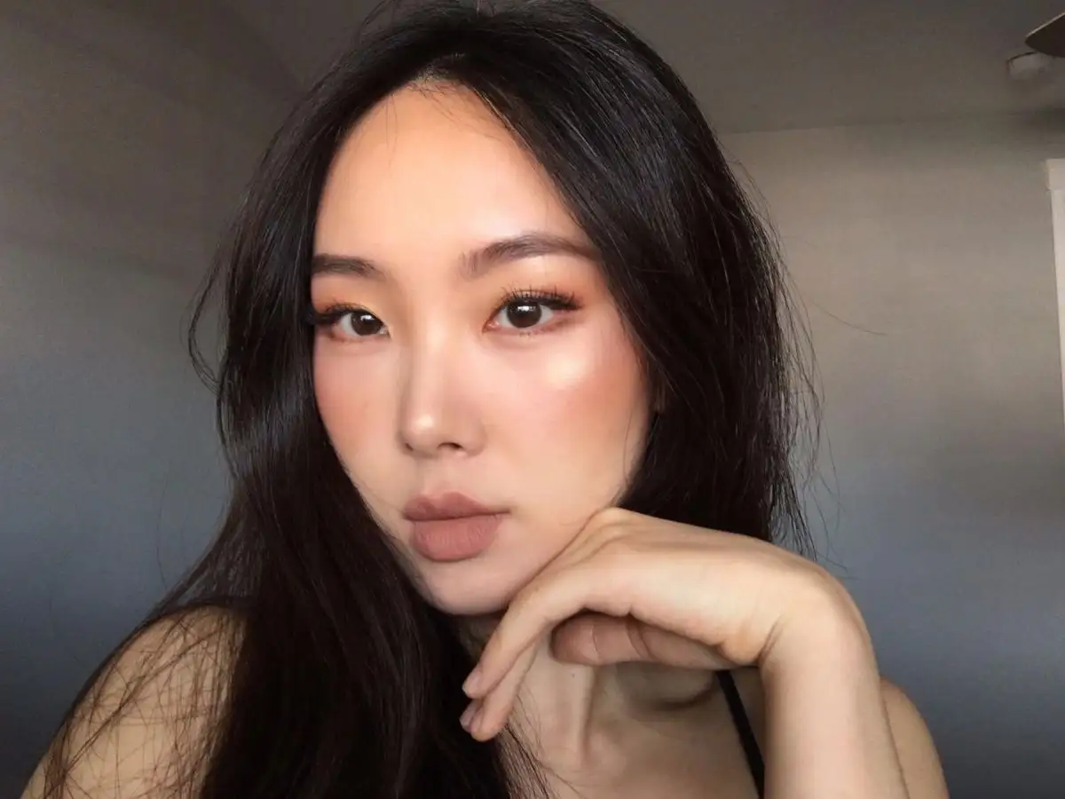 Phong cách trang điểm Hàn Quốc tôn vinh vẻ đẹp tự nhiên
