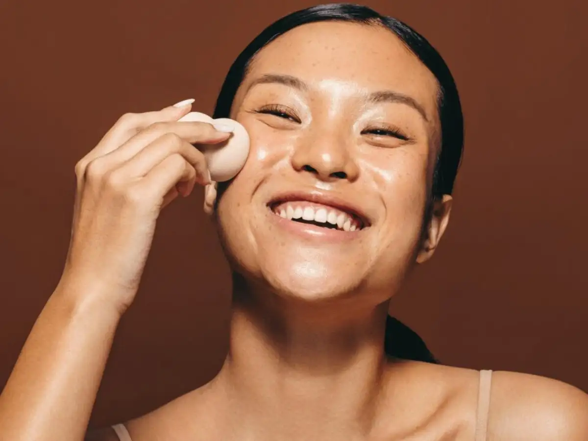 Mỗi dụng cụ sẽ mang lại kết quả khác nhau, nhưng đều giúp lớp nền tự nhiên và mịn màng