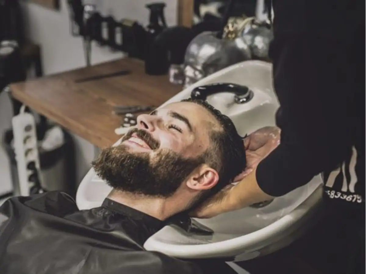 Gội Đầu Sạch Sẽ Trước Khi Vuốt Pomade