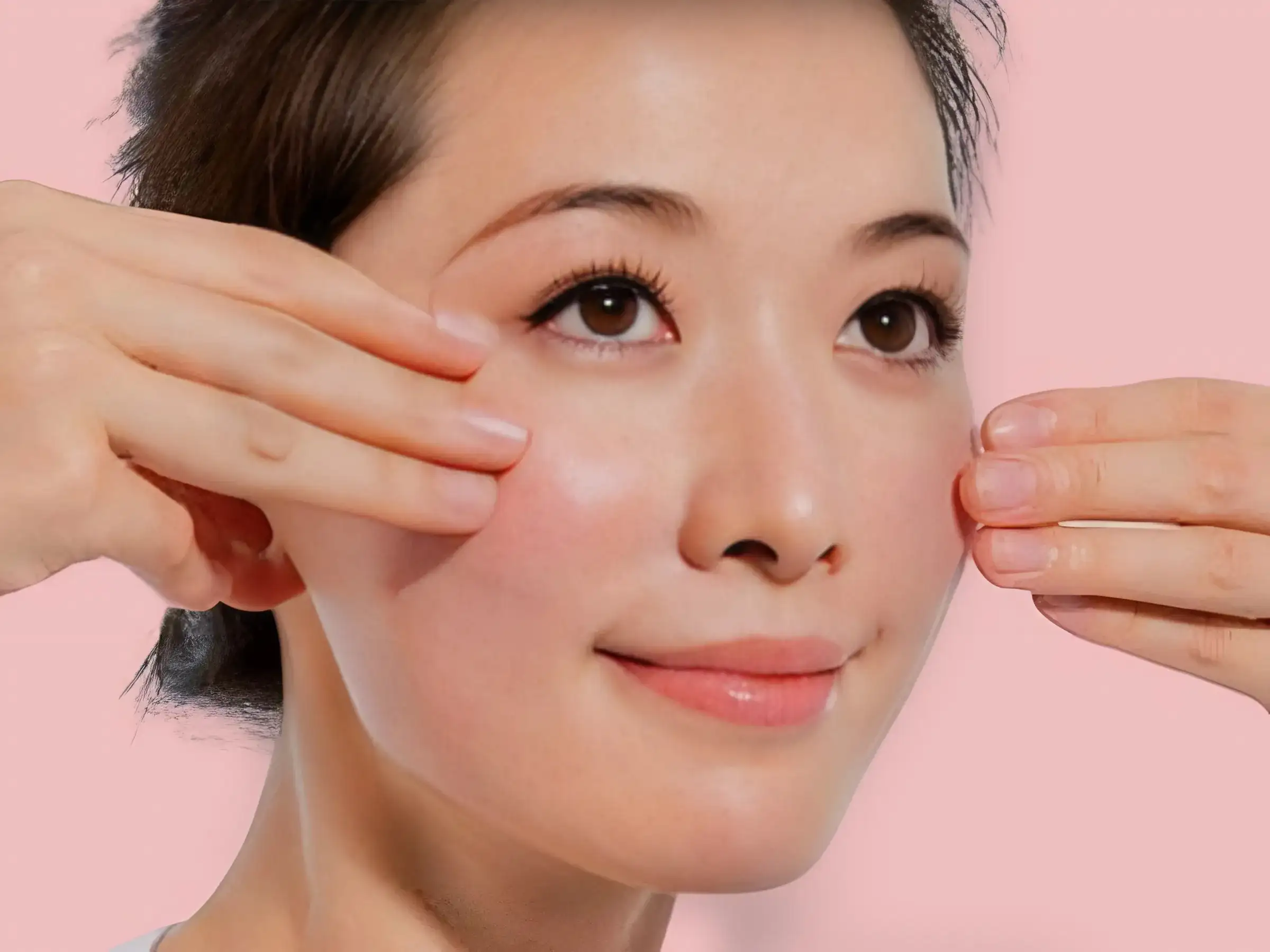 Động tác massage nhẹ nhàng cho mắt khỏe