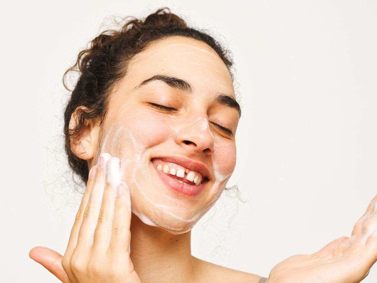 Double cleansing làm sạch sâu cho da