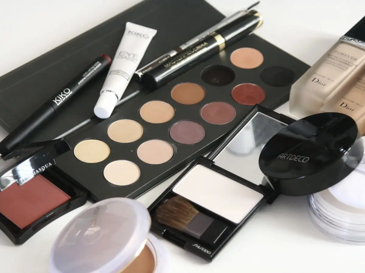 Chọn sai sản phẩm cũng là một nguyên nhân gây cakey makeup