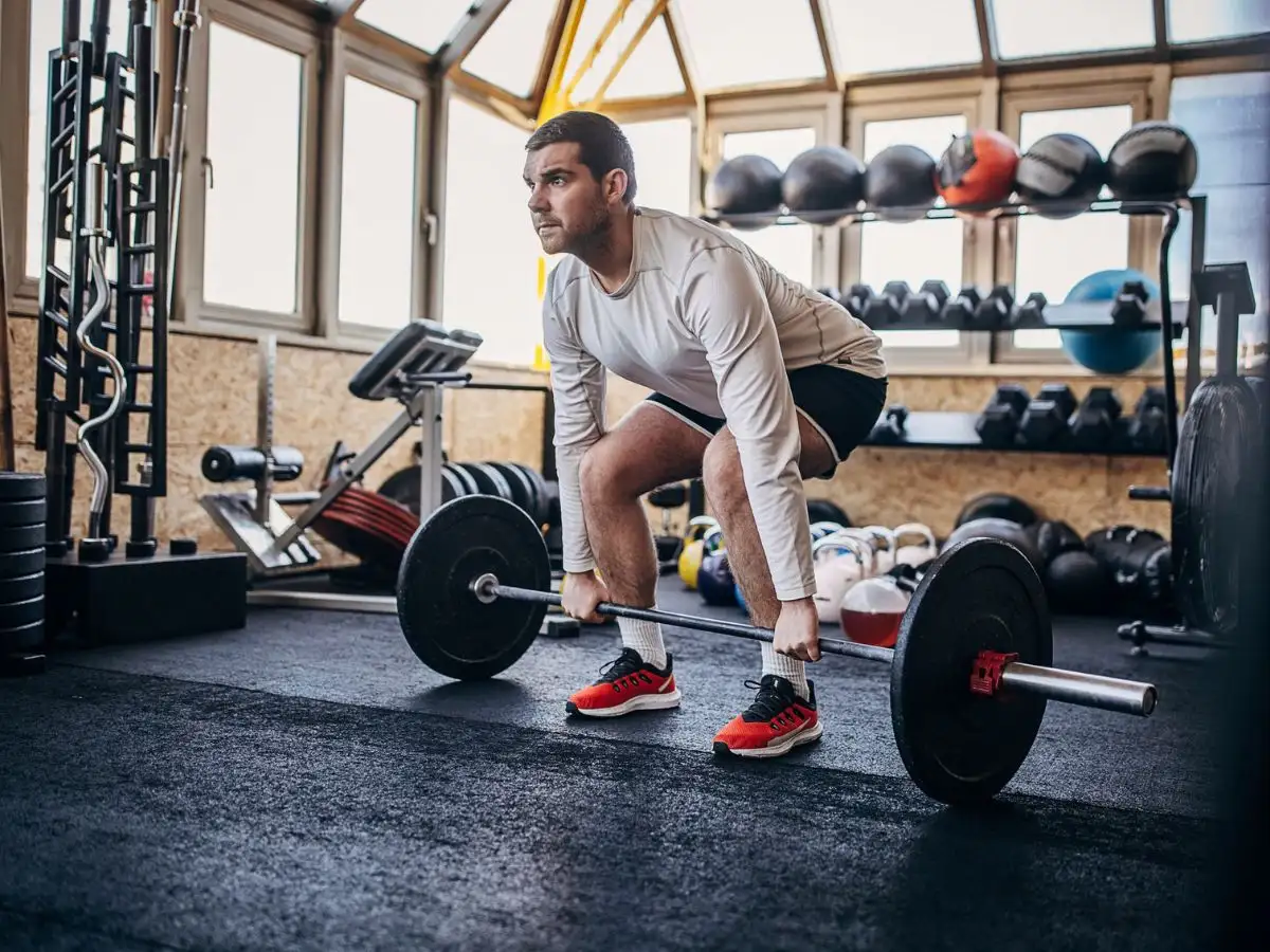 Nên kết hợp các bài tập sức mạnh trong quá trình tập luyện