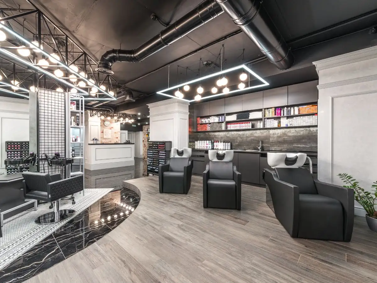 Nên xem xét đánh giá về salon trước khi "chọn mặt gửi vàng"