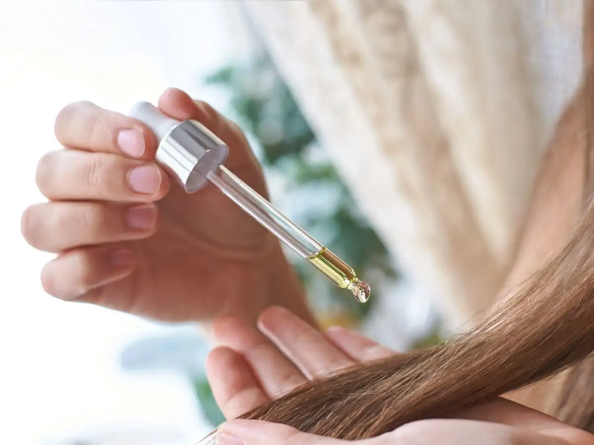 Thực hiện dưỡng thường xuyên để tóc giữ màu đẹp