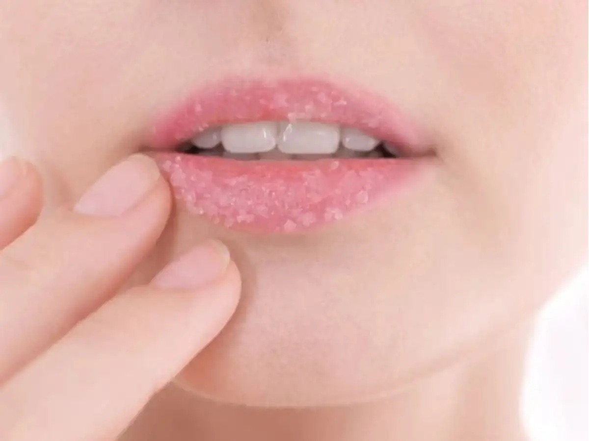 Dừng ngay lập tức việc sử dụng thỏi son nghi gây dị ứng