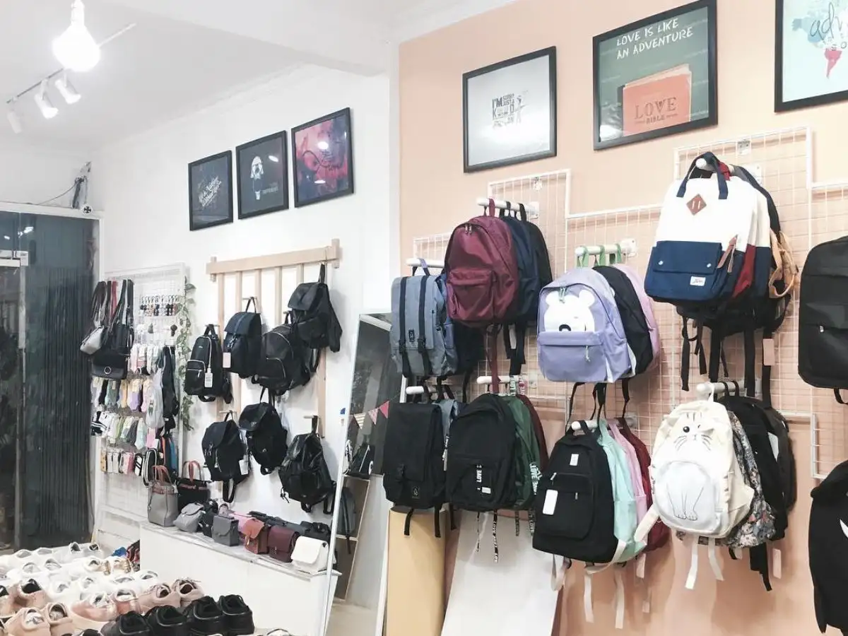 Mua hàng trực tiếp giúp bạn trải nghiệm và kiểm tra sản phẩm thực tế