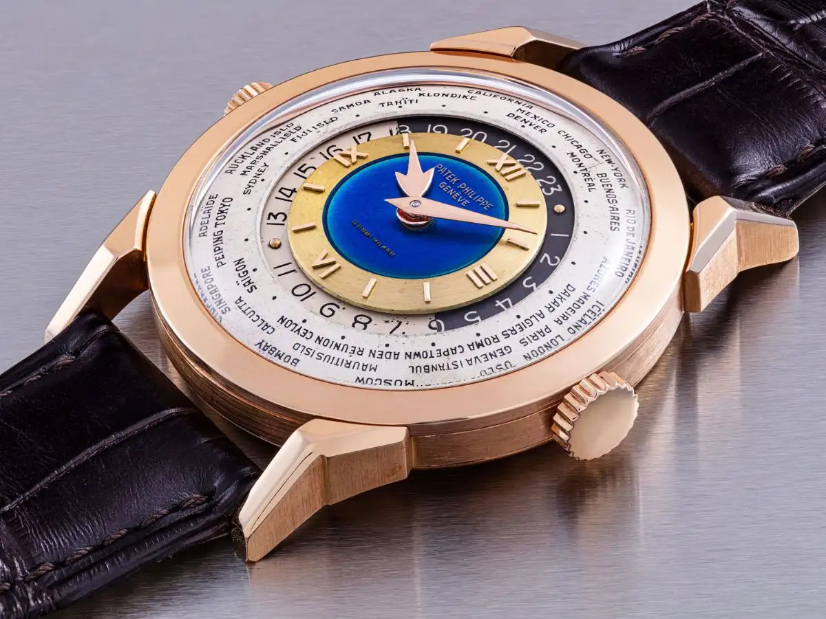 Đồng hồ Patek Philippe Gobbi Milan ‘Heures Universelles’ Ref. 2523 - mặt số tráng men xanh độc đáo