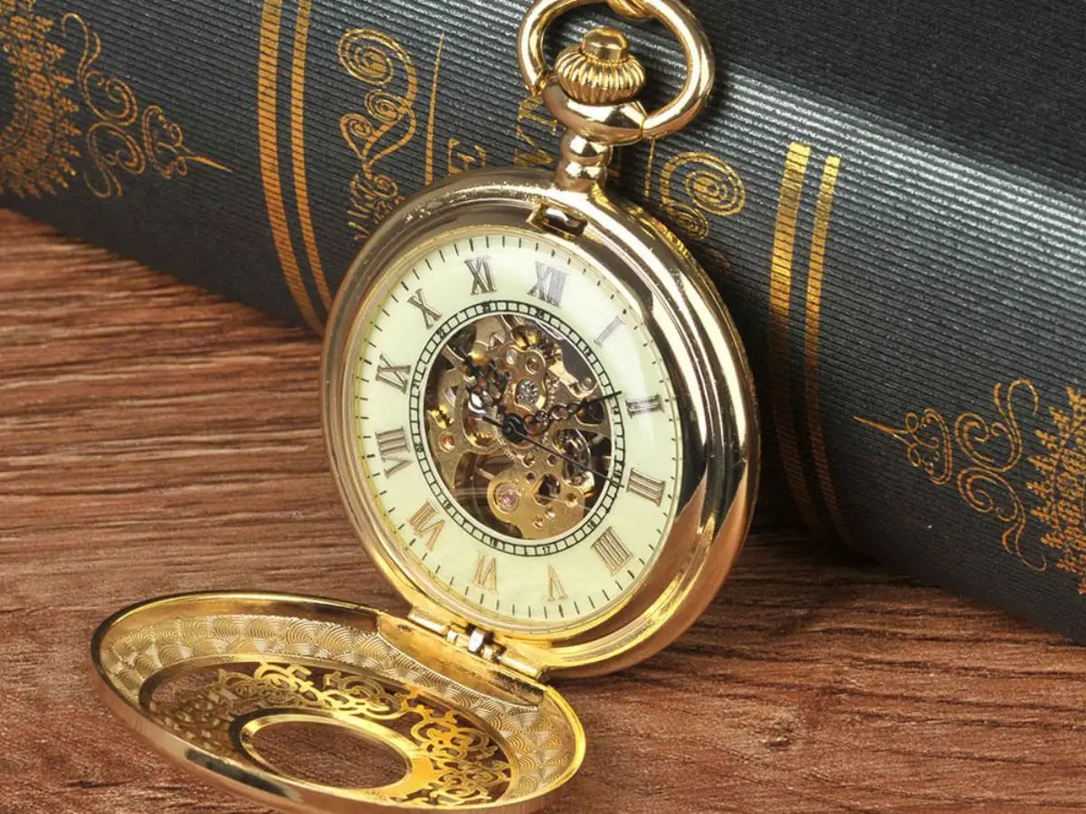 Đồng hồ quả quýt là kiểu đồng hồ bỏ túi từng phổ biến trước khi đồng hồ đeo tay xuất hiện