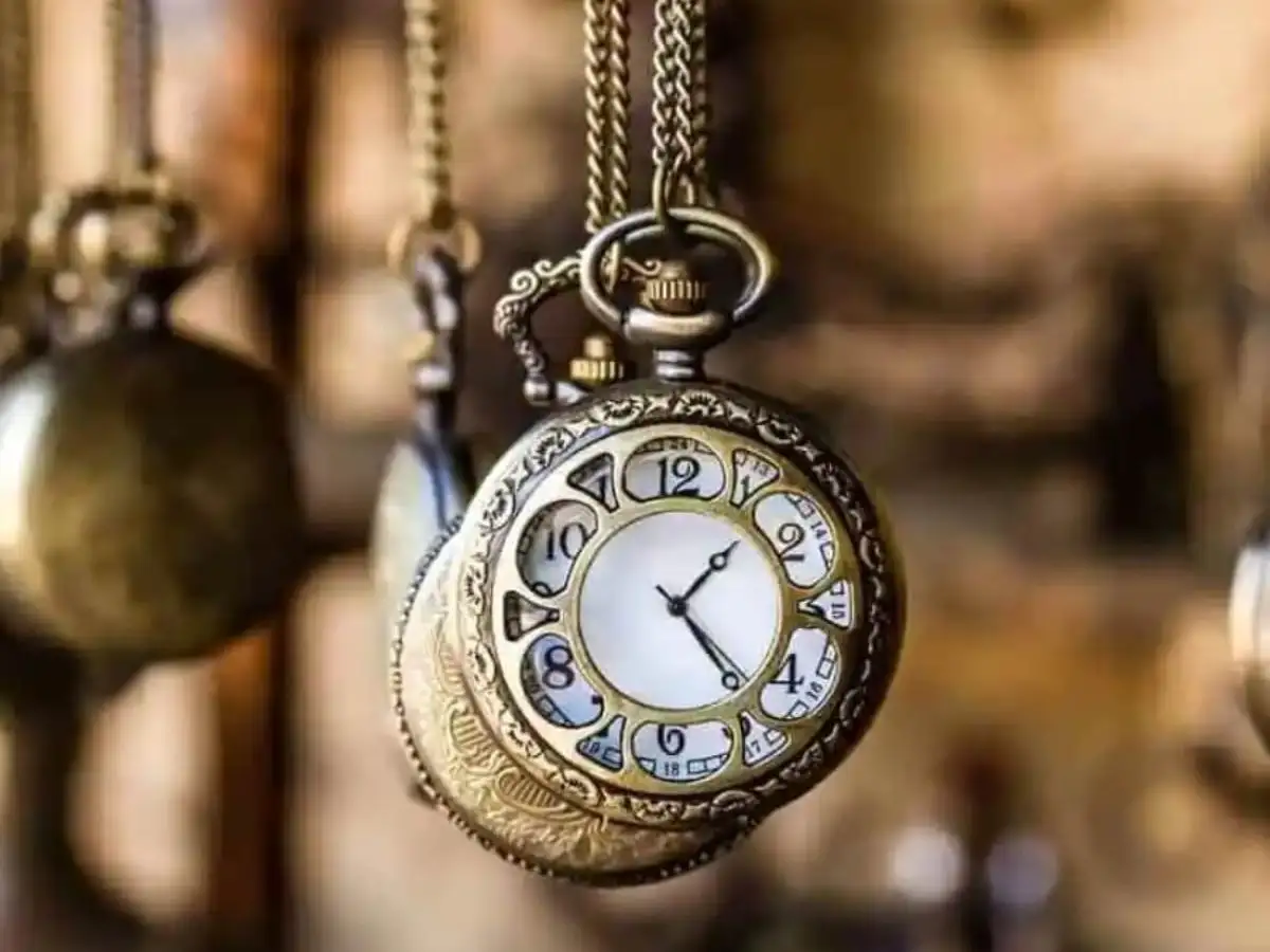 Câu chuyện của đồng hồ quả quýt bắt đầu từ thế kỷ 16 ở châu Âu