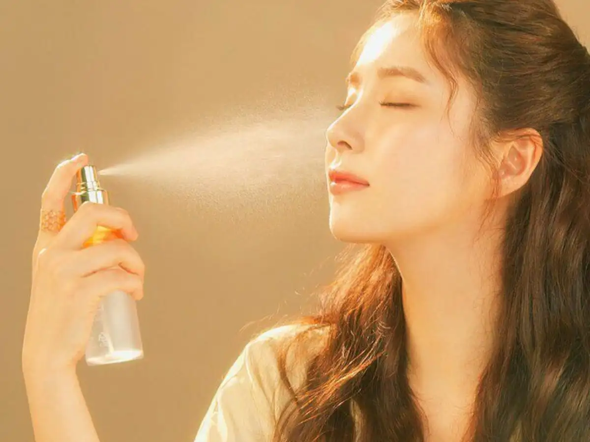 Dặm kem chống nắng sẽ giúp tối ưu khả năng ngăn tia UV gây hại cho da
