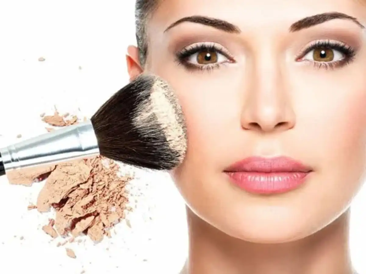 Bạn hoàn toàn có thể sử dụng hai loại phấn phủ khác nhau nếu cần