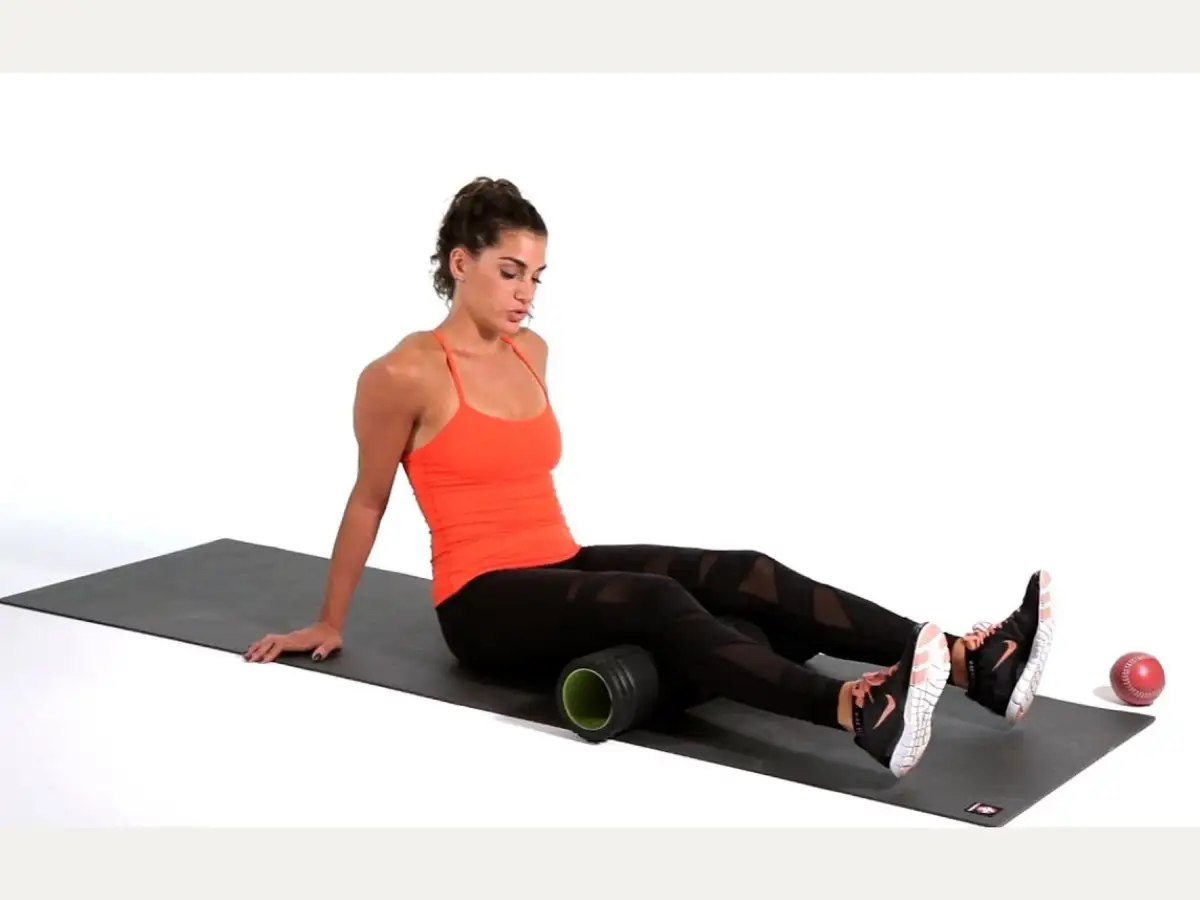 Lăn foam roller giúp thư giãn cơ, giảm căng thẳng