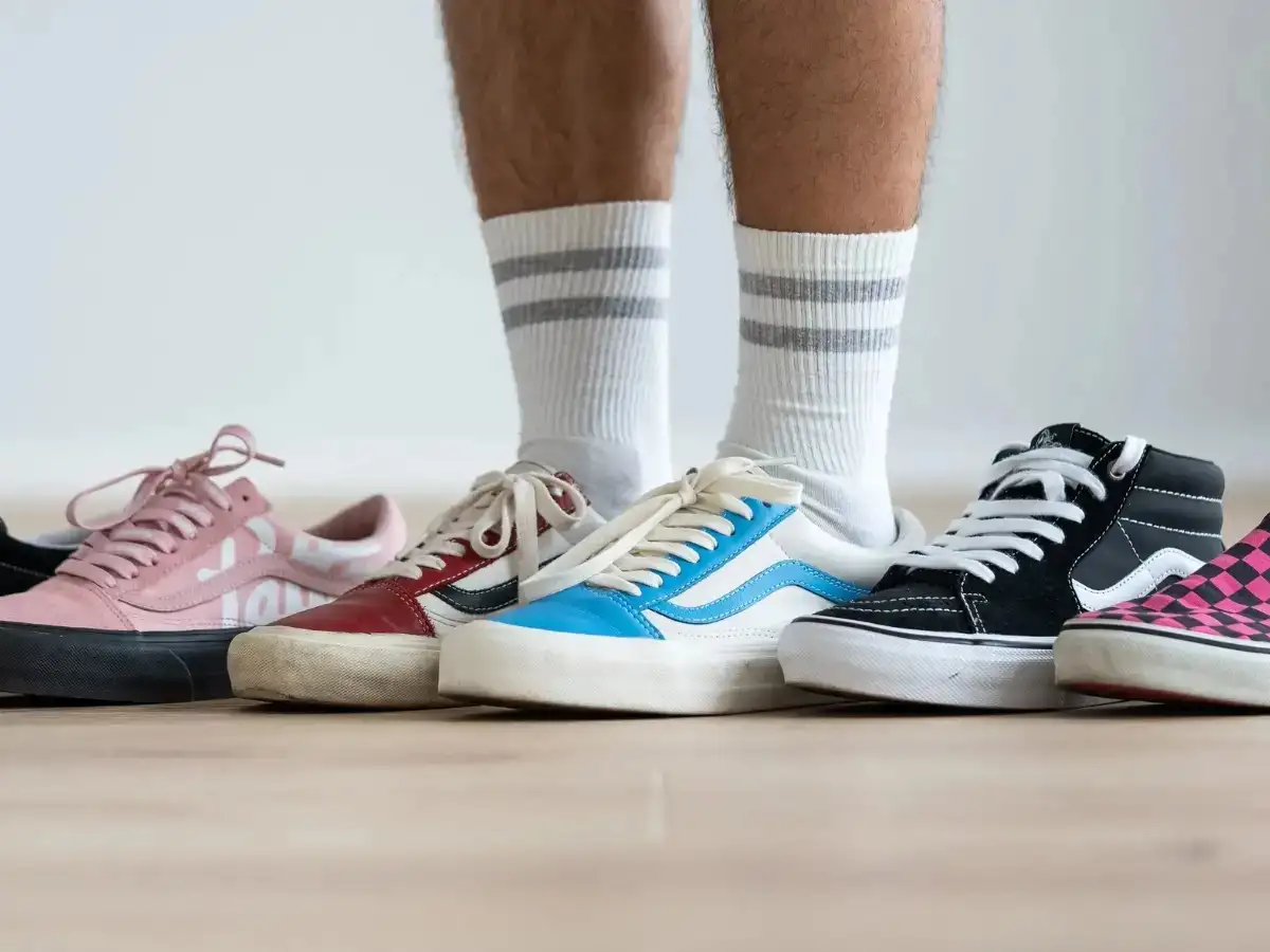 Đế giày Vans có thiết kế phẳng và mỏng không lý tưởng khi chạy bộ