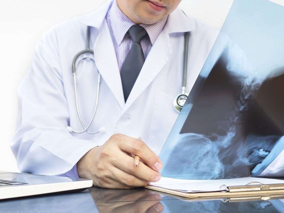 Hãy thăm khám bác sĩ khi có dấu hiệu bất thường về sức khỏe