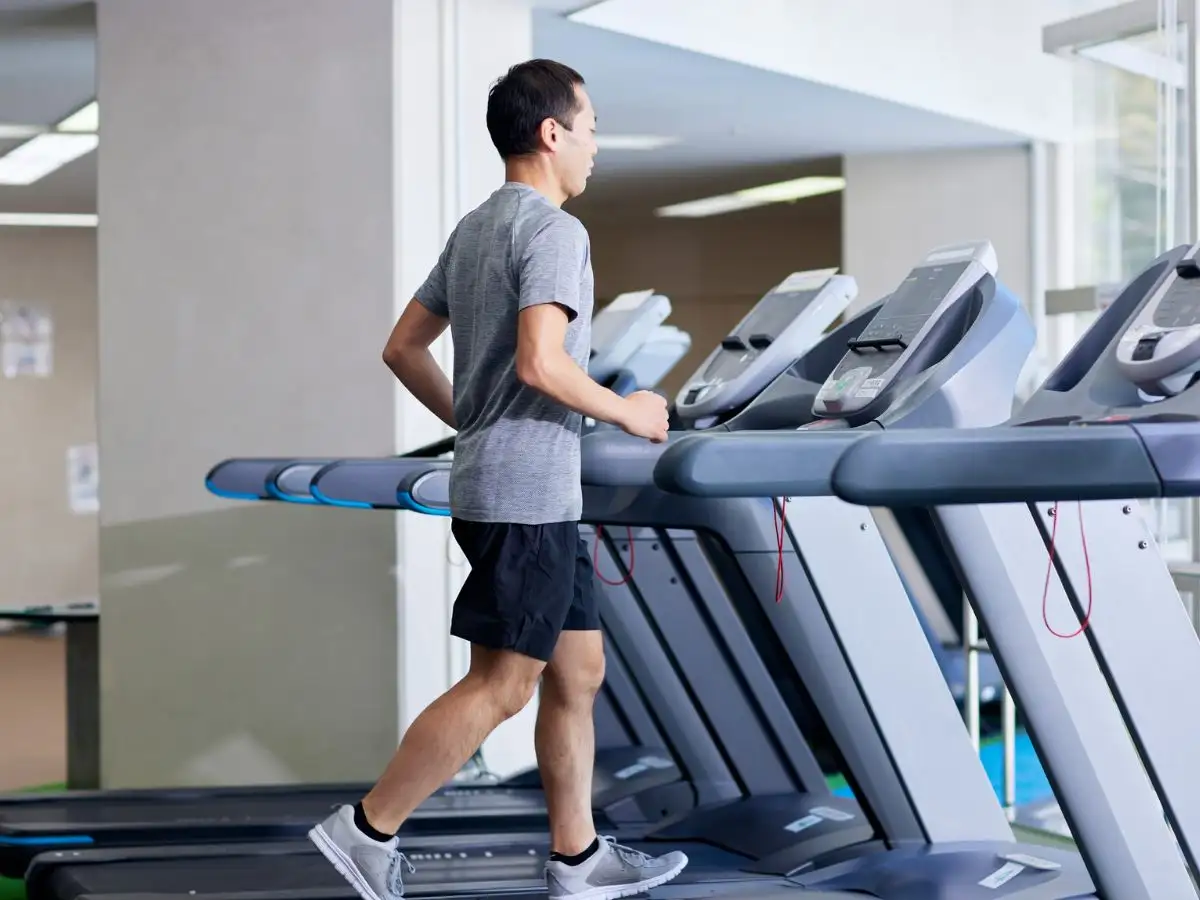 Tư thế khi chạy là yếu tố quyết định đến hiệu quả và độ an toàn của buổi tập