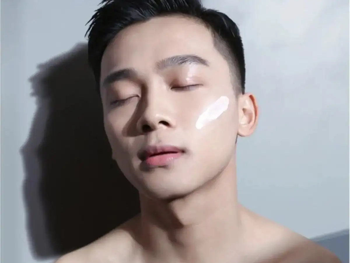 Da dầu mụn vẫn có thể trang điểm được