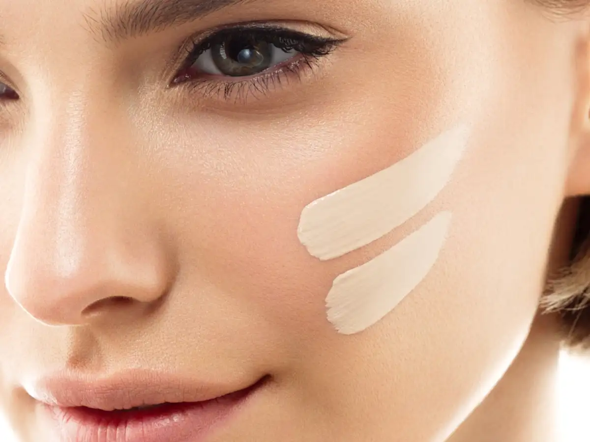 Kem nền là một loại mỹ phẩm trang điểm cơ bản