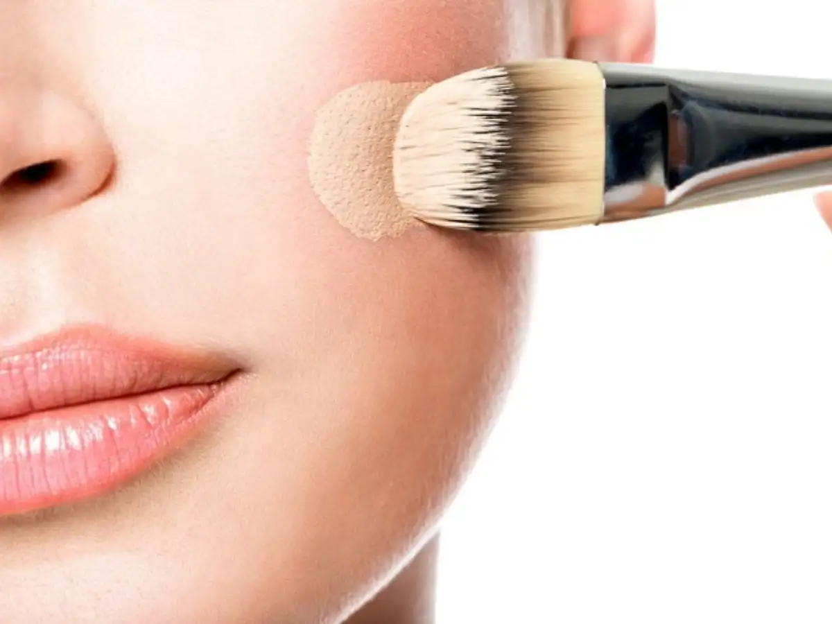 Kem nền giúp che khuyết điểm nhỏ hiệu quả
