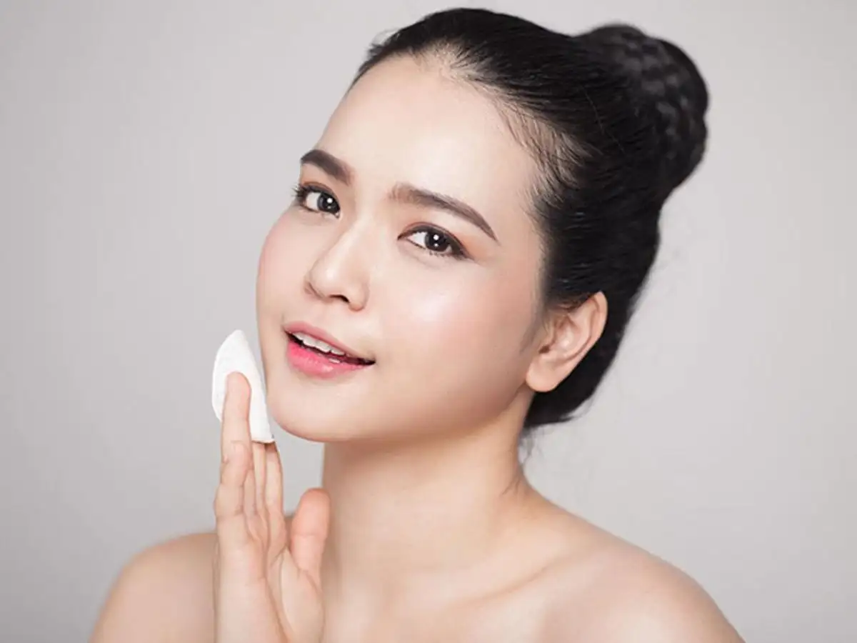 Việc làm sạch da kỹ giúp ngăn ngừa lão hóa sớm và chống lão hóa da