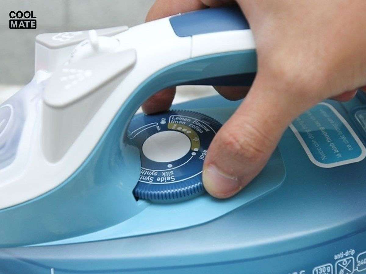 Điều chỉnh nhiệt độ phù hợp trước khi ủi 