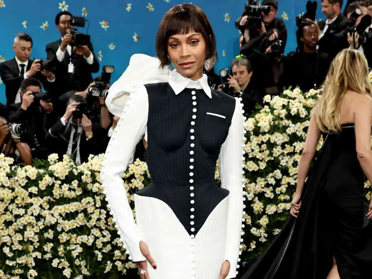 Zoe Saldaña với chiếc váy Dandy nổi bật tại Met Gala 2025