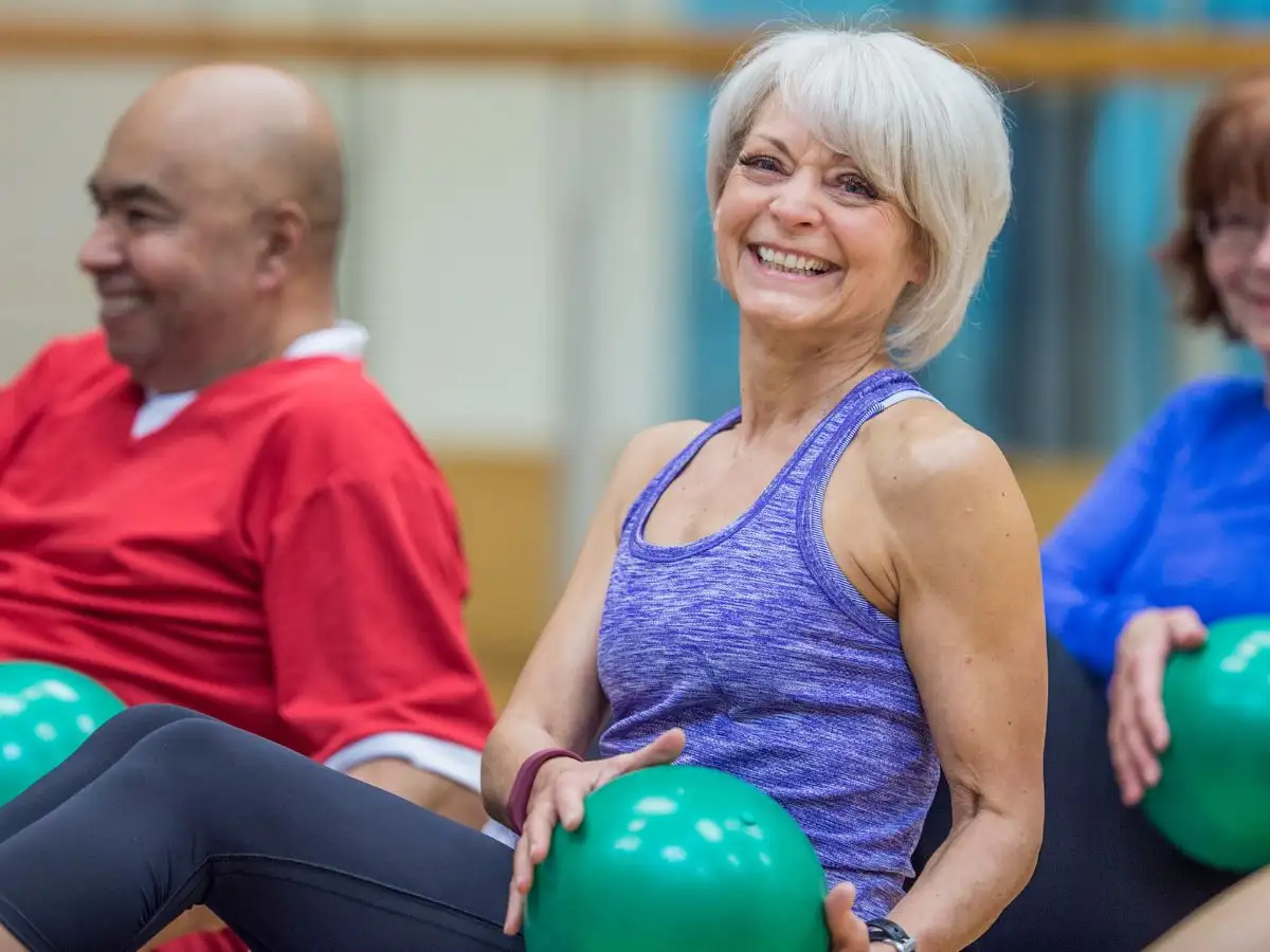 Tập gym giúp người lớn tuổi duy trì sự độc lập trong sinh hoạt hàng ngày 