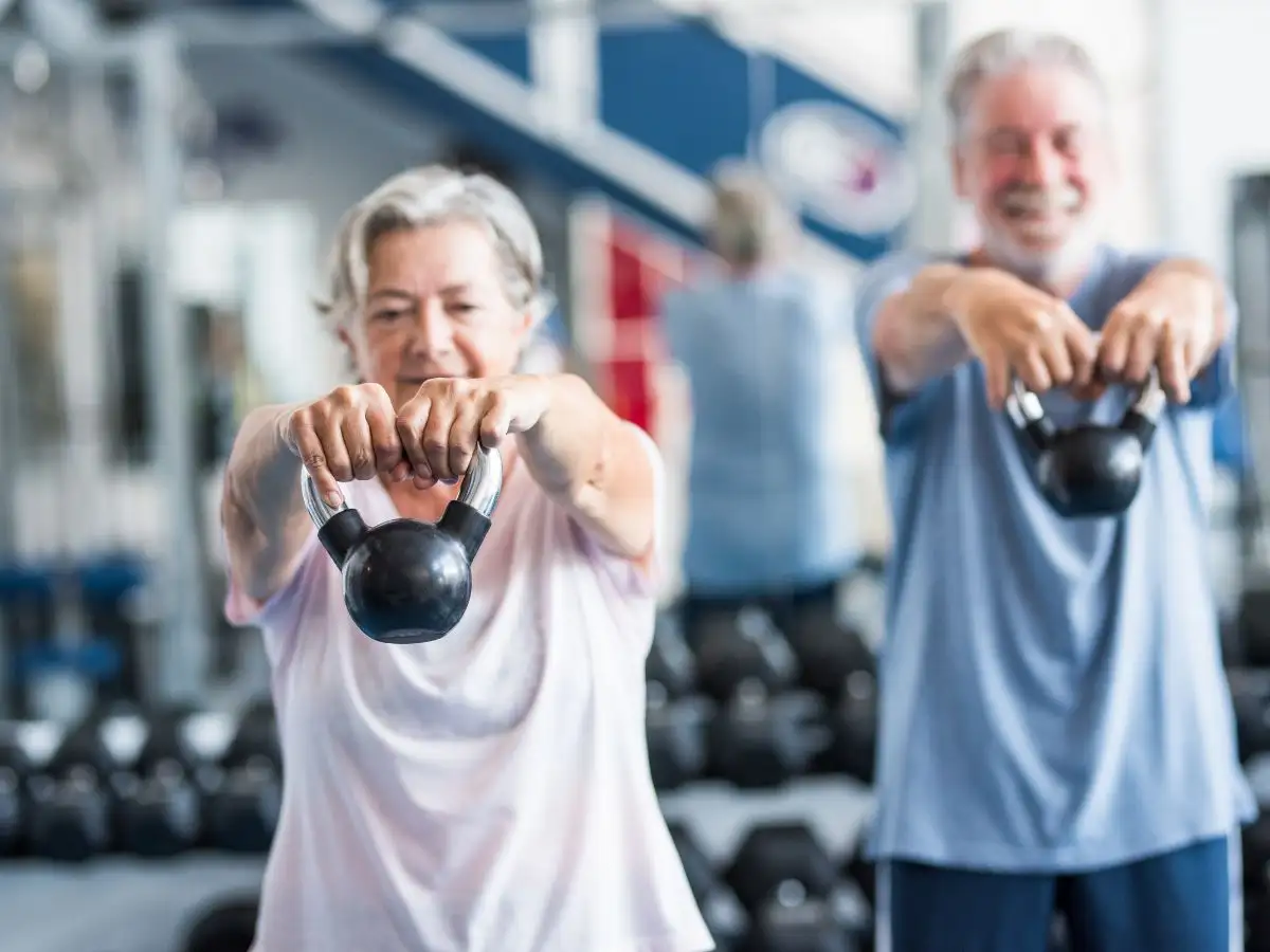 Tập gym giúp người lớn tuổi cải thiện tâm trạng  