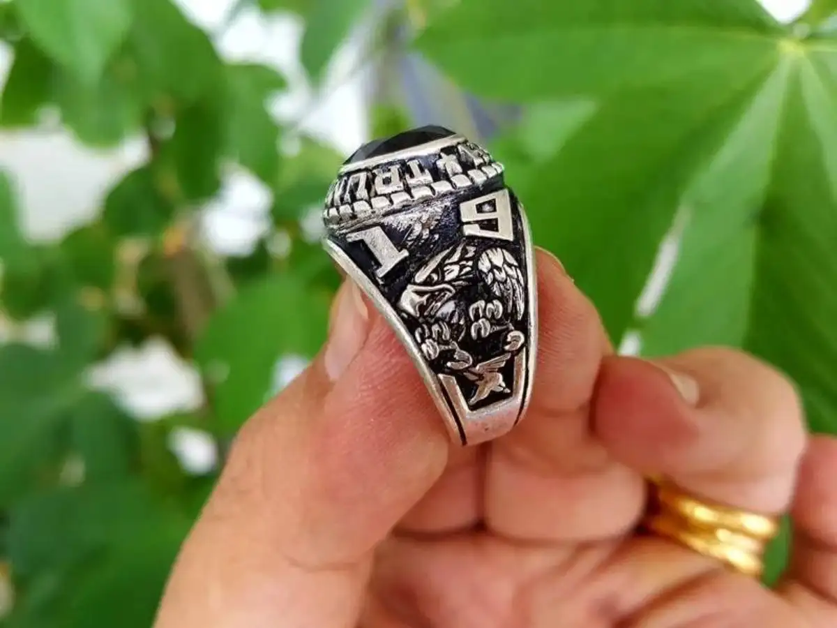 Thương hiệu sản xuất cũng là điểm cộng lớn khi nói về giá trị của nhẫn Mỹ