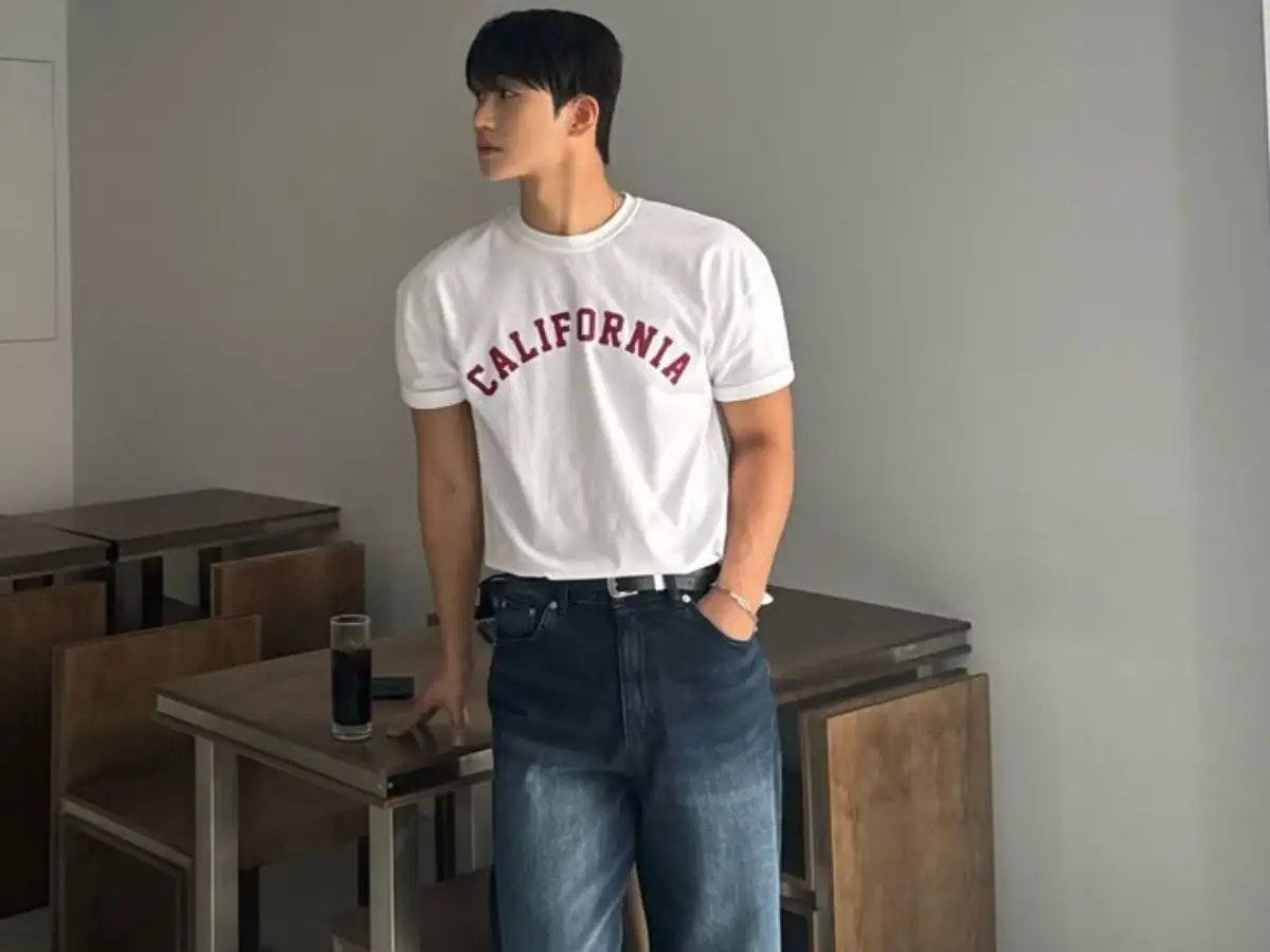 Phối cùng áo thun basic giúp mang đến vẻ ngoài năng động