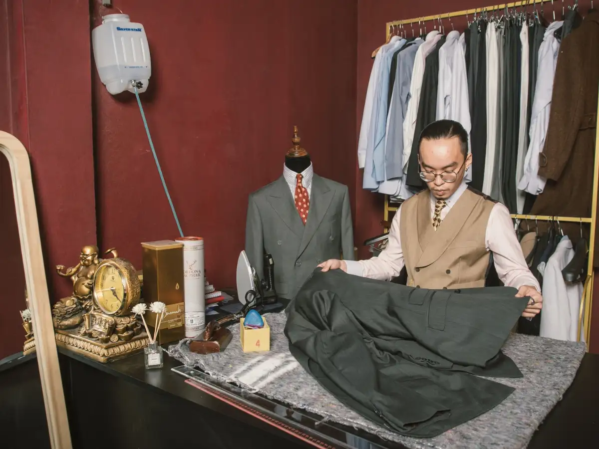 Chú ý cách bảo quản suit nhung tăm đẹp như mới 
