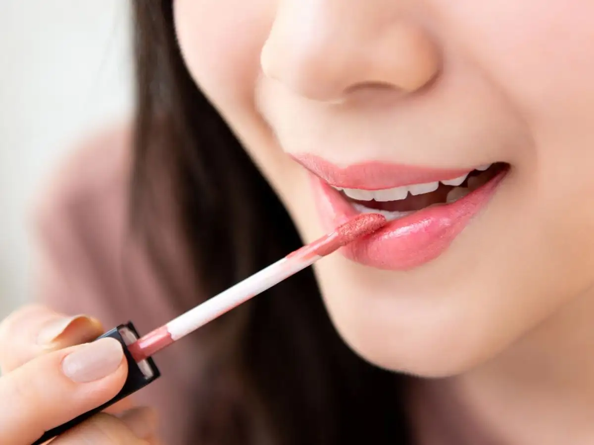Sử dụng son có màu lành tính sau ít nhất 2 tháng