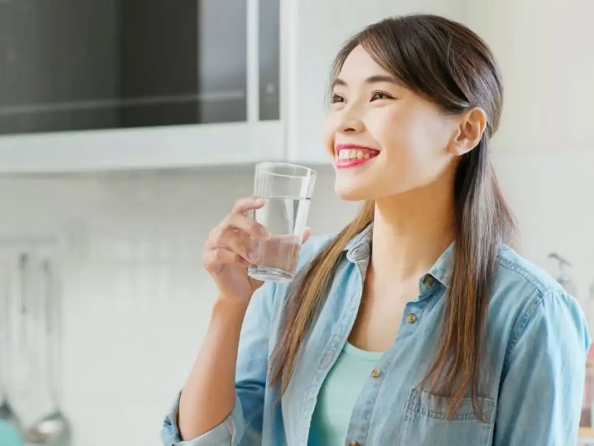 Uống nhiều nước cũng giúp quá trình hồi phục nhanh hơn