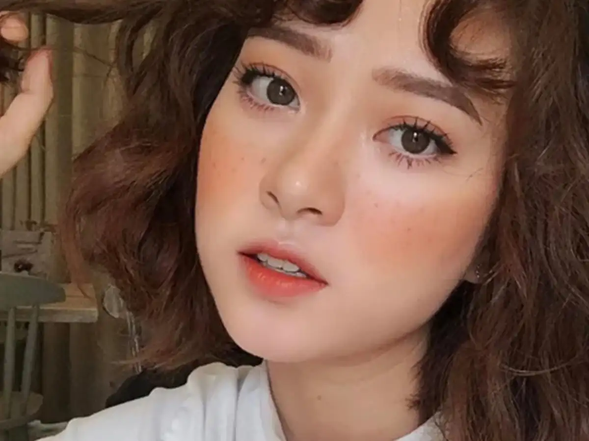 Hoàn thiện lớp trang điểm 