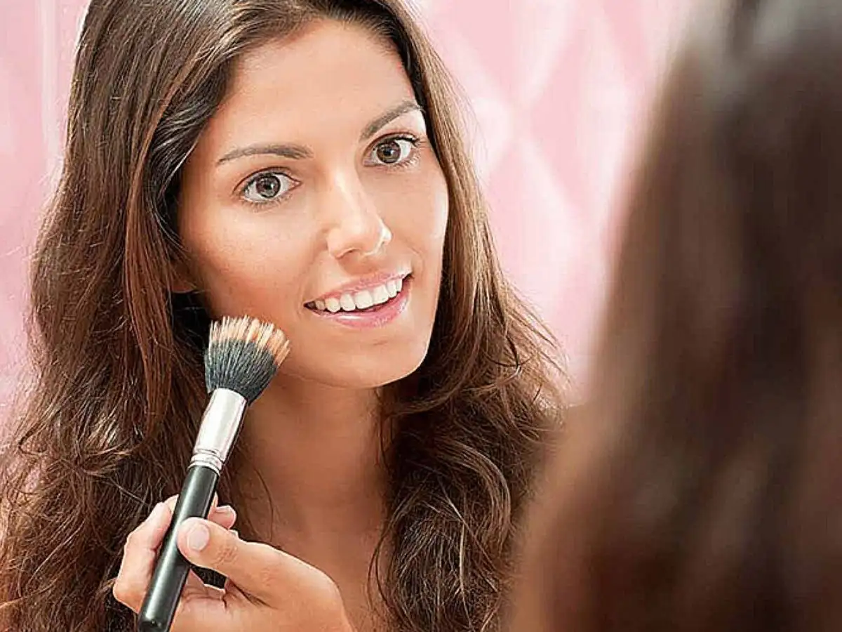 Chọn màu phấn bắt sáng thích hợp với tone da