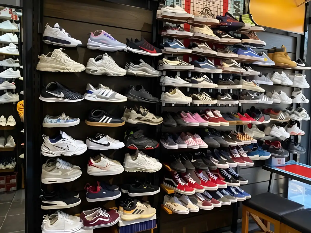 Làm sao nhận mặt shop ruột giữa đám đông?